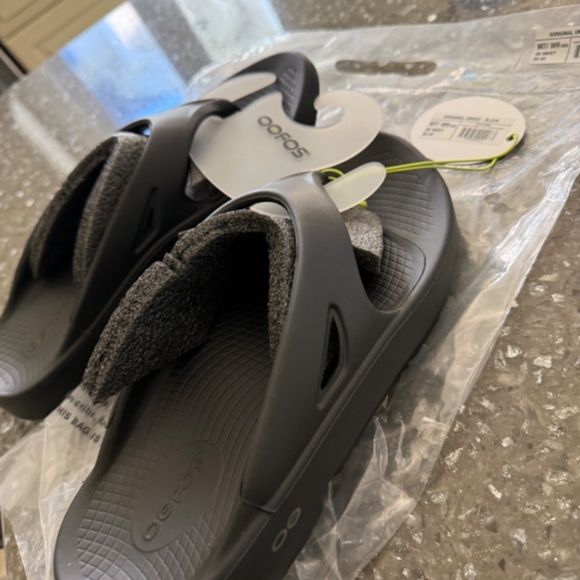 OOFOS NEW BLACK M7/W9 ORIGINAL - Picture 3 of 4